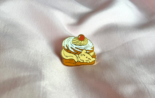 Sleeping Cat Zeppole Donut Gold Enamel Pin